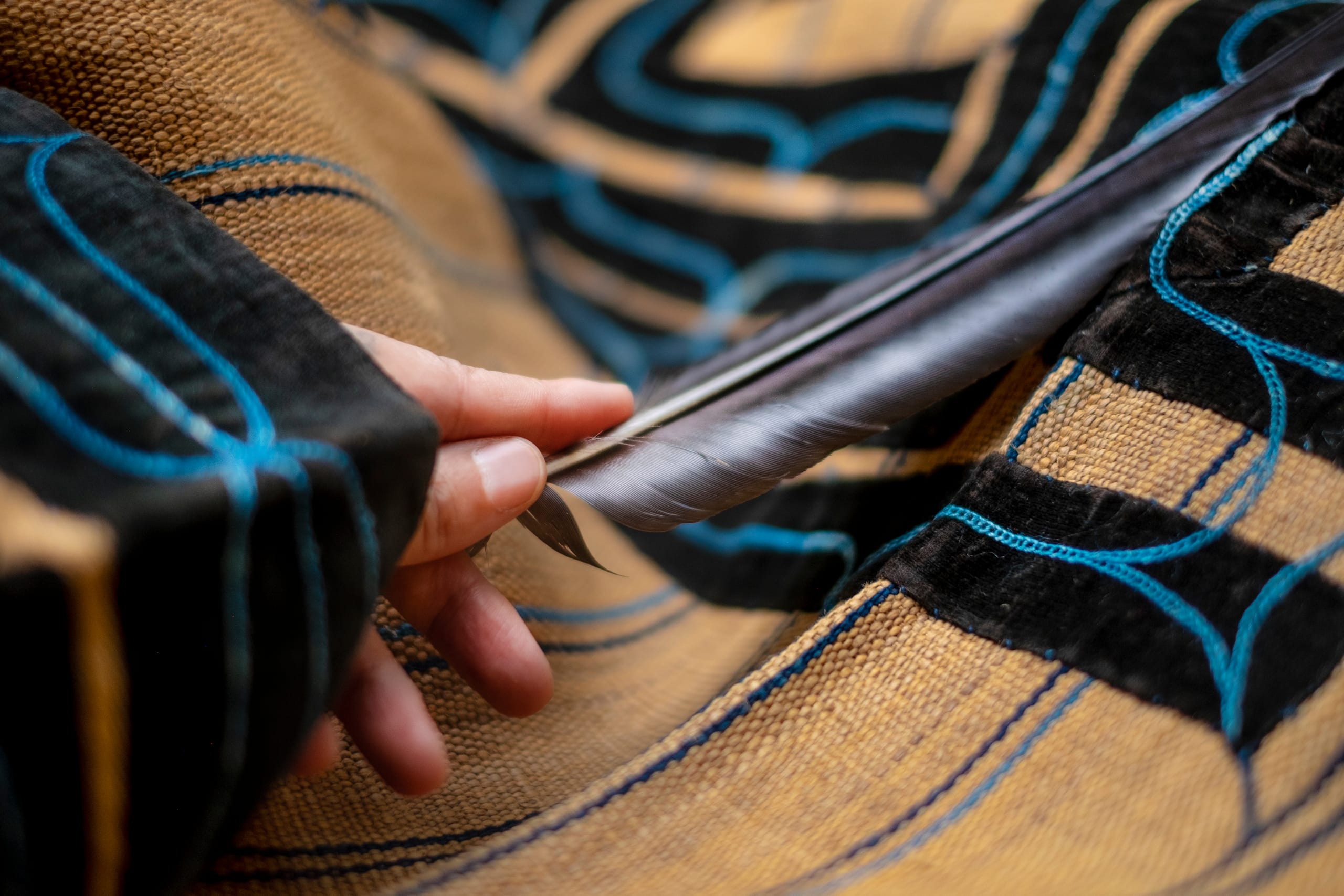 The thread of the Ainu, from workshop to museum