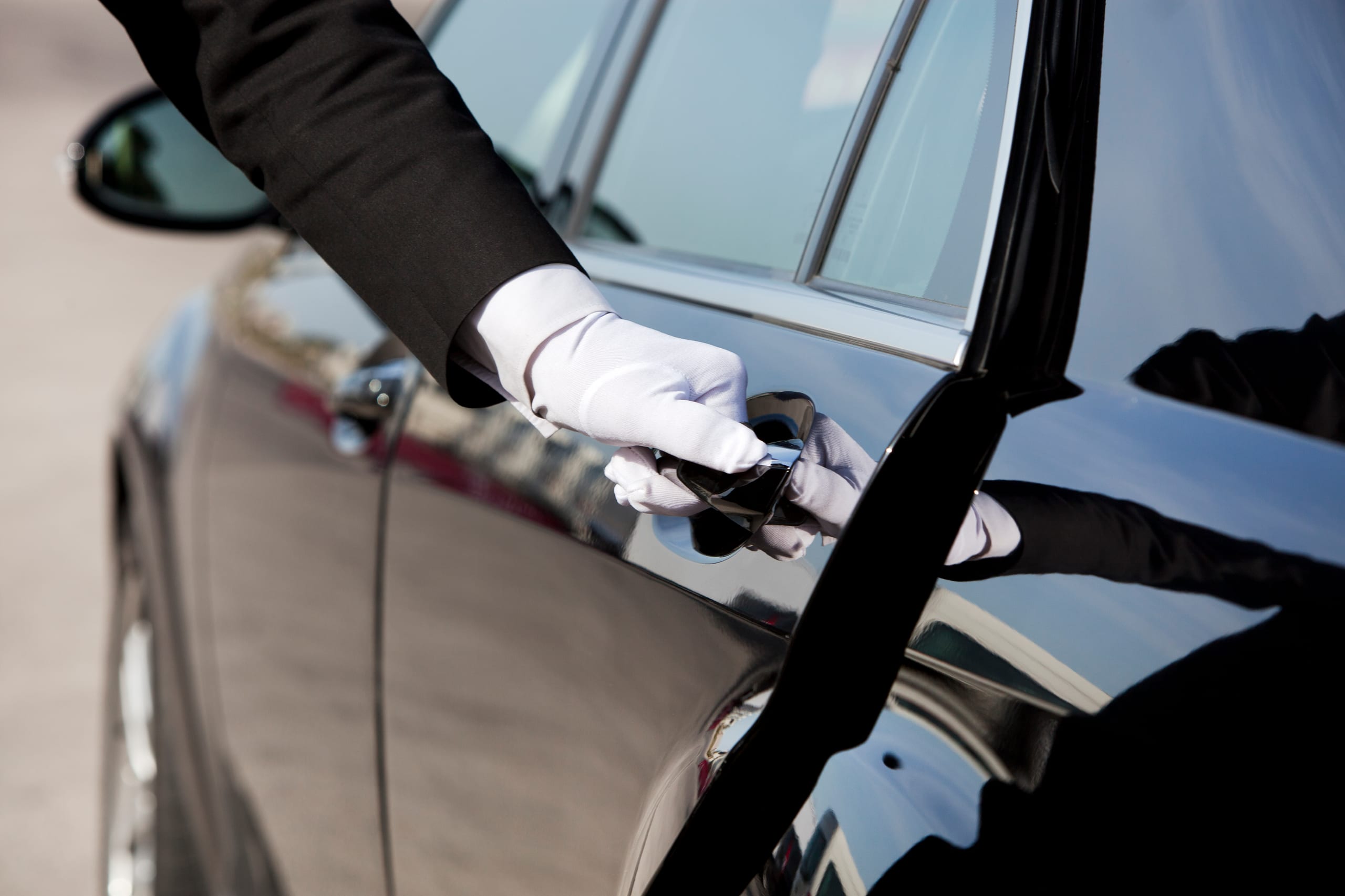 A private chauffeur, at every arrival