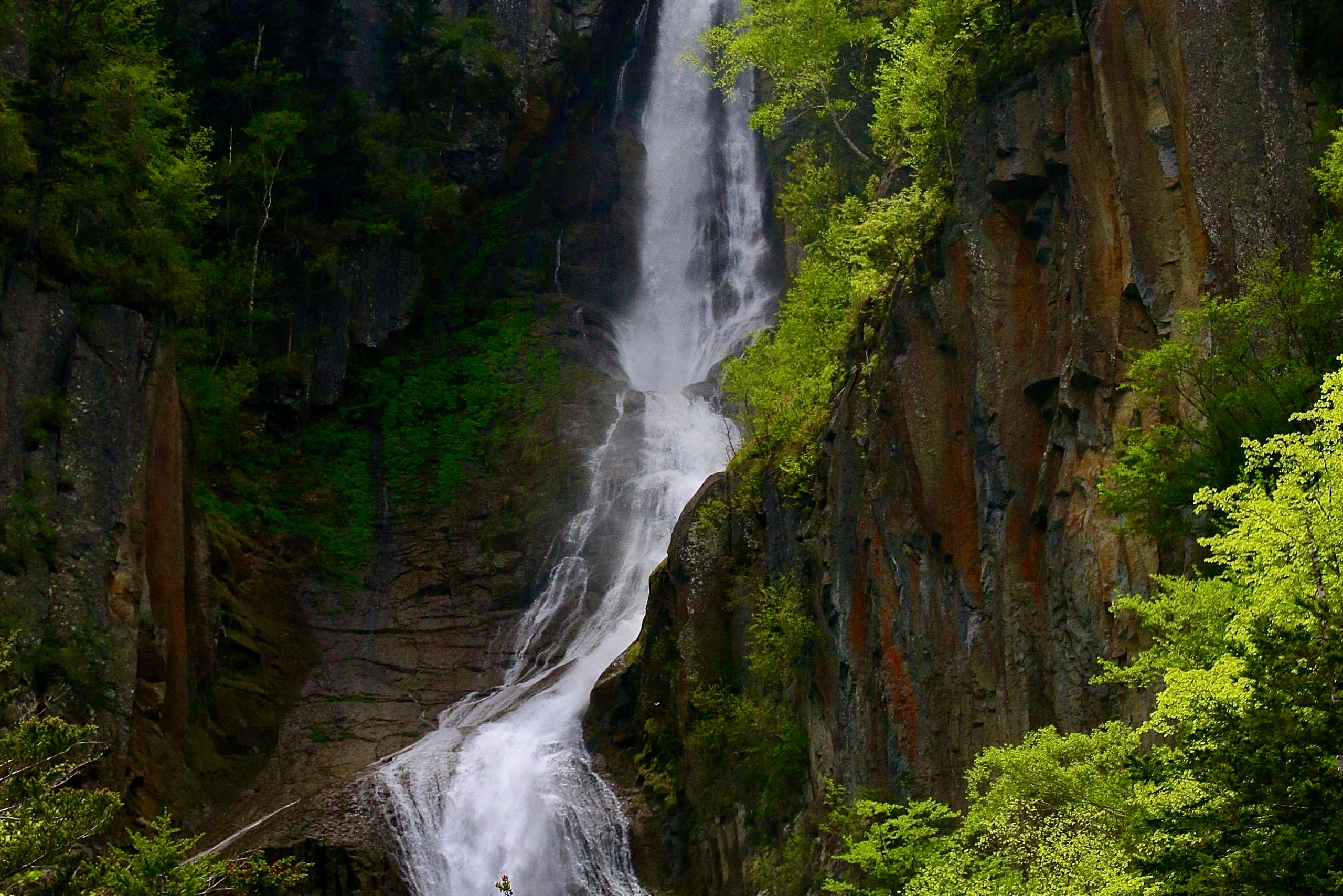 Ginga Falls pouring through the columnar cliffs of the Sounkyo gorge, Hokkaido